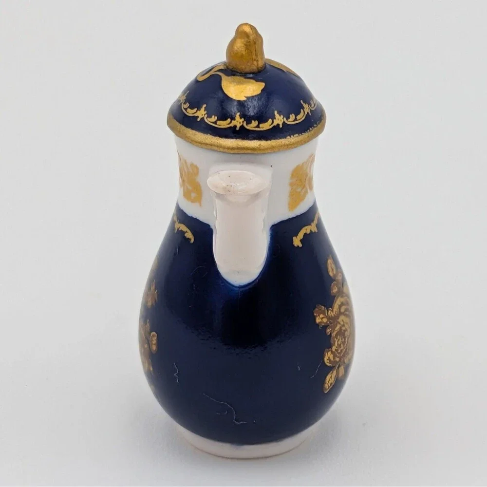 Zuru Mini Brands Netflix Bridgerton Teapot Blue Gold Miniature 1.5